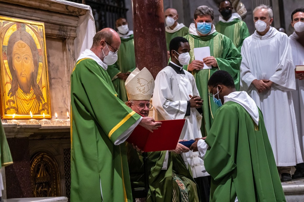 A la basilique Sainte-Marie au Trastevere, l'ordination de deux nouveaux diacres de la Communauté de Sant'Egidio au Nigeria. Homélie de Mgr Vincenzo Paglia